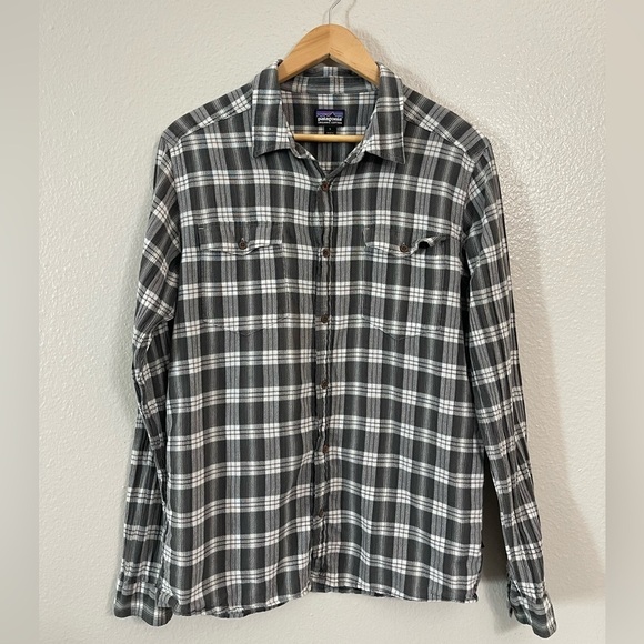 Patagonia Men’s Long Sleeved Organic Cotton Flannel Shirt - Picture 2 of 8